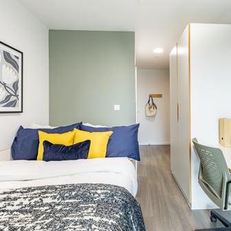 Classic En Suite - Image 1